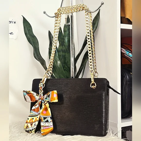 Authentic Louis Vuitton Epi - Picture 10 of 17